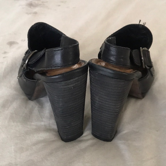 Open-toed slingback platforms - Picture 3 of 3